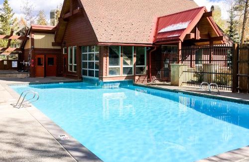 Four O'Clock Apartment | Antlers Condo Unit A21
