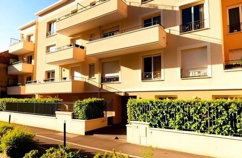 L'Hay-les-Roses Apartment | Anton's Home