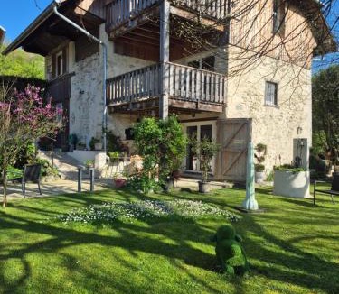 Saint-Girod Bed & Breakfast | Antre Lacs