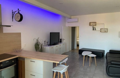 Lunel Apartment | "antre Nous"