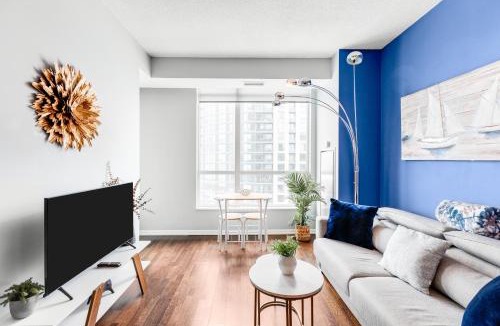 Fort York Apartment | AOC Suites - High-Rise Condo - City View