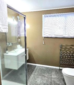 Kawaha Point House | Aorangi Peak Cottage