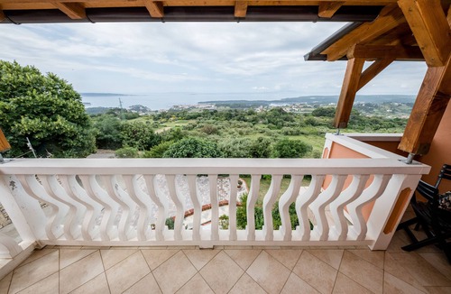 Mundanije Apartment | AP 3 - Holiday apartments with pool and ocean view
