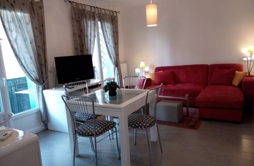 Montbolo Apartment | ap department very bright with aircon