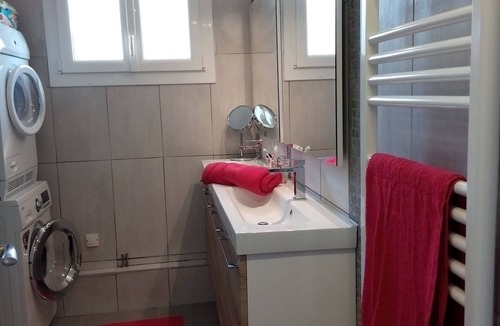 Montbolo Apartment | ap department very bright with aircon