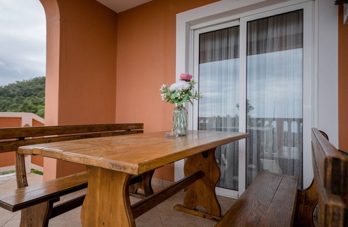 Mundanije Apartment | AP1 - Holiday apartments with pool and ocean view