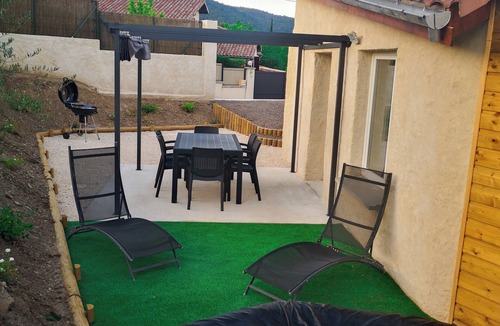 Saint-Julien-en-Saint-Alban Apartment | Apartment, ideal for holidaymakers or workers, 10min freeway exit