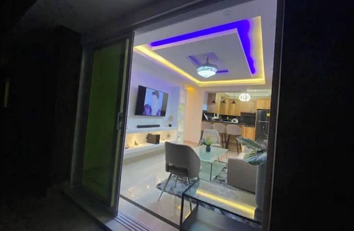 Gregorio Luperon Apartment | Apartment with jacuzzi