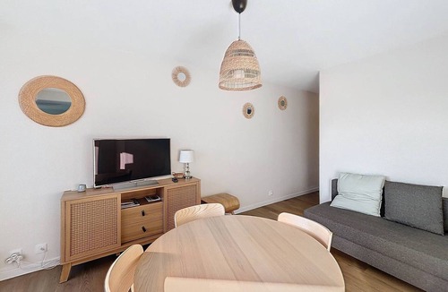 Merville-Franceville-Plage Apartment | Apartment in the heart of the resort - 5 guests