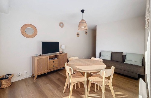Merville-Franceville-Plage Apartment | Apartment in the heart of the resort - 5 guests
