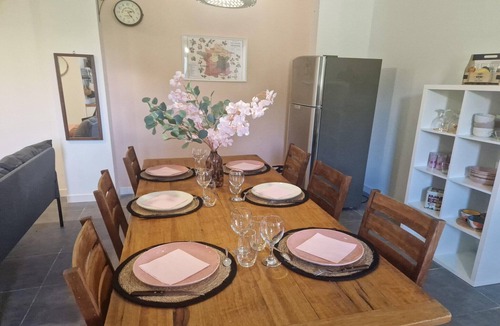 Saint-Hilaire-de-Brethmas Apartment | Apartment with swimming pool, wifi