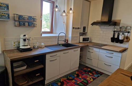 Saint-Hilaire-de-Brethmas Apartment | Apartment with swimming pool, wifi