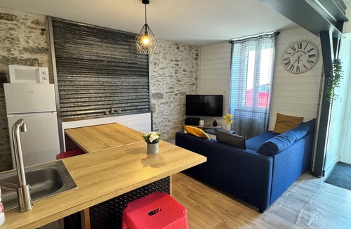La Rogere Apartment | Apart 50m² 5 People 2 Bedrooms –Town, Train, Beach few mn