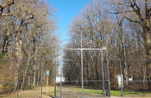 Chambray-les-Tours Apartment | Apart, closed parking, terace, near walking wood, accessible for disabled people