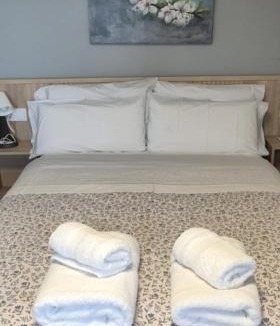 San Vicente de la Sonsierra Apartment | Apartamento con vistas a la montaña Oasis