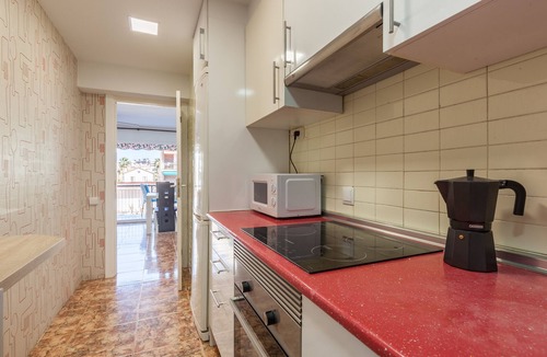 Sant Andreu de Llavaneres Apartment | Apartment 'Apartamento Llavaneras I' close to the Beach with Shared Pool and Wi-Fi