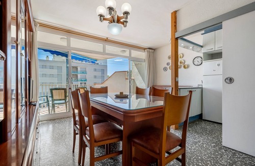 Sant Salvador Apartment | Apartment 'Edificio Victoria 1º-1ª' with Sea View, Private Terrace and Wi-Fi