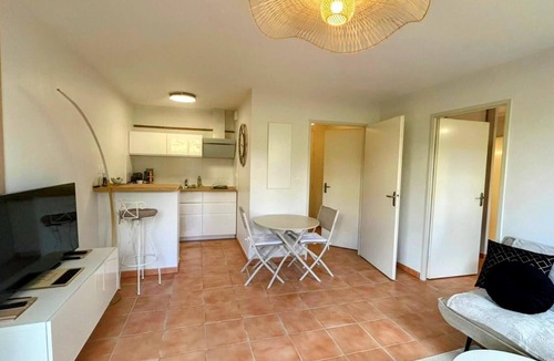 Castelnau-d'Estretefonds Apartment | Apartment-Comfort-Ensuite with Bath-Terrace