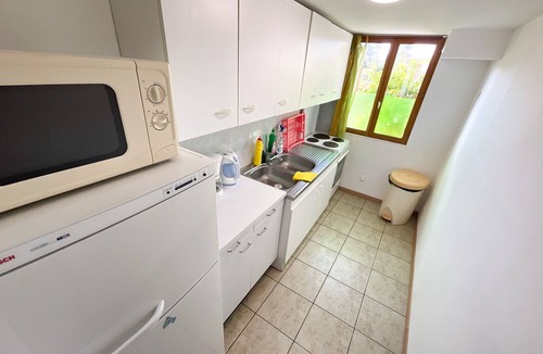 Saint-Martin-en-Campagne Apartment | Apartment-Ensuite with Shower-Courtyard view