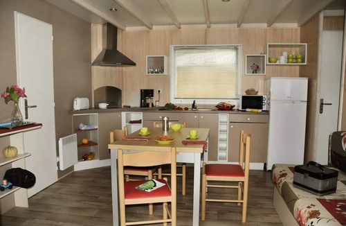 Sainte-Catherine-de-Fierbois Ski Chalet | Apartment