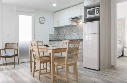 Alicante City Centre Apartment | APART. RIVERA#5 IN OLD TOWN ONLY 10 MIN WALK TO THE BEACH