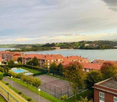San Vicente de la Barquera Apartment | Apartamento EL PILAR con vistas a la bahía y a los picos