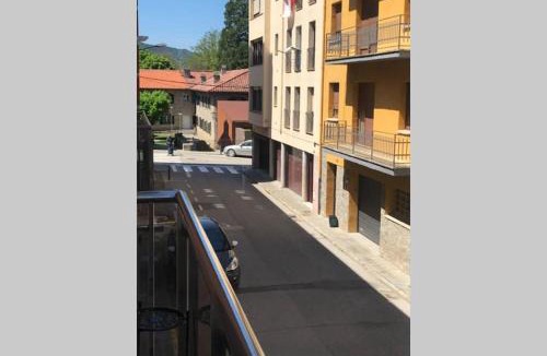 Sant Joan de Les Abadesses Apartment | Apartament amb parking privat a St Joan de les Abadesses