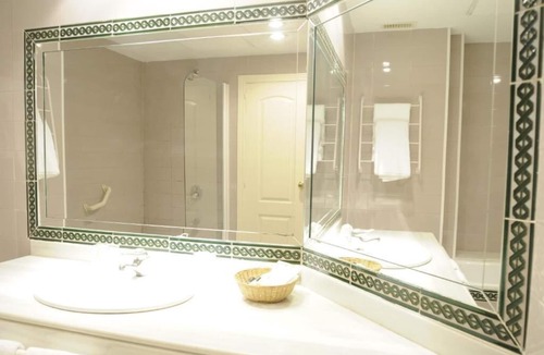 Mairena del Aljarafe Hotel | Apartamento 3 pax/Doble sofá cama
