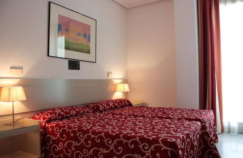 Mairena del Aljarafe Hotel | Apartamento 3 pax/Doble sofá cama