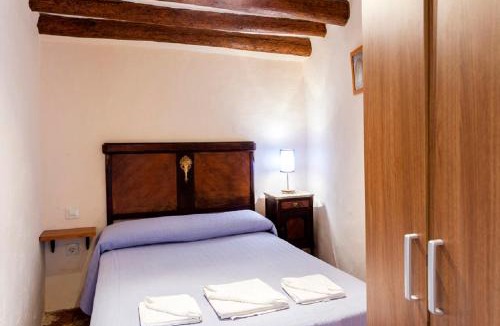 Santa Eulalia de Gallego Apartment | Apartamentos Casa Samper