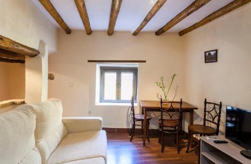 Santa Eulalia de Gallego Apartment | Apartamentos Casa Samper