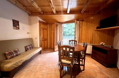 Espot Apartment | Apartament Àtic d'Espot - L'Amfitriona