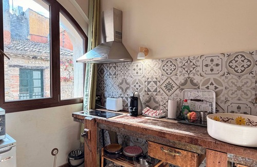 Ventallo House | Apartament amb llar de foc, 10 m. de la platja EC