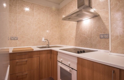 Sant Adria de Besos Apartment | Apartamento Entero con 2 Habitaciones. 15min al Centro en Tren