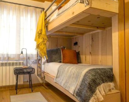 Alt Aneu Apartment | Apartament familiar de luxe i balcó amb vistes by RURAL D'ÀNEU