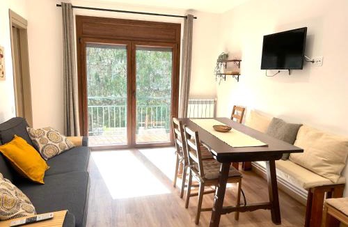 Esterri D'Aneu Apartment | Apartament familiar amb un balcó preciós al Pirineu by RURAL D'ÀNEU