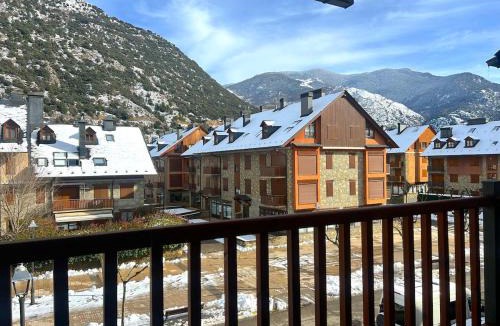 Esterri D'Aneu Apartment | Apartament familiar i amb llar de foc by RURAL D'ÀNEU