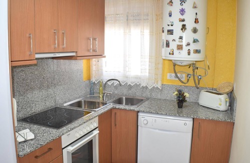Camarles Apartment | Apartament Montse - Three Bedroom Apartment, Sleeps 8