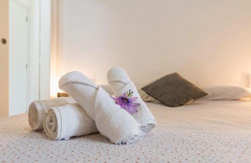 Canaletes Apartment | Apartament Montserrat