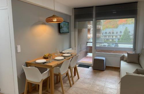 Vielha Apartment | Apartament reformat i acollidor a Vielha, ben ubicat