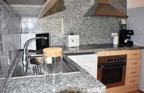 L'Eucaliptus Apartment | Apartament Sergi - One Bedroom Apartment, Sleeps 4
