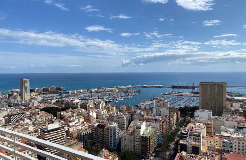 Ensanche Diputacion Apartment | Apartamento 29th floor & sea view