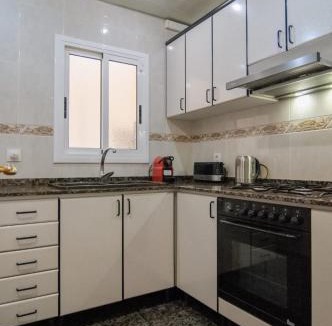 Sant Adria de Besos Apartment | Apartamento al lado Del Mar