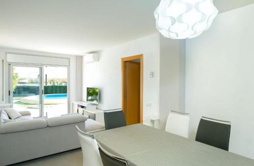 Vilatenim Apartment | Apartamento acogedor con piscina y jardín privados en Figueres - ES-228-115