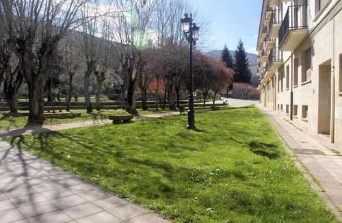 Ezcaray Apartment | Apartamento Alameda pet friendly en Ezcaray, con piscina