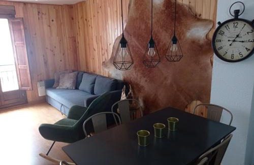 Canfranc Apartment | Apartamento Albareda