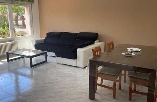 Olot Apartment | Apartamento Amplio, Luminoso Y Centrico