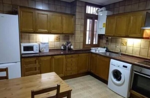 Gernika-Lumo Apartment | Apartamento Amplio y Confortable en el Centro de Gernika