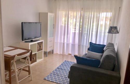 Salou City Centre Apartment | Apartamento céntrico con piscina