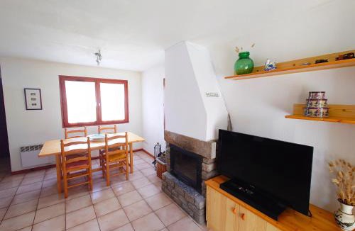 Sainte-Leocadie Apartment | Apartamento con amplio jardín cerca de Puigcerdà